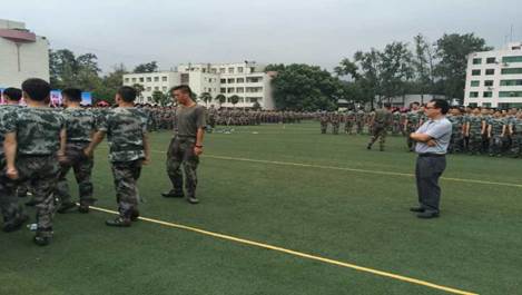 说明:F:\2018年秋\新闻报道\20180905学生军训\Cache_792370e62dcc0de..jpg