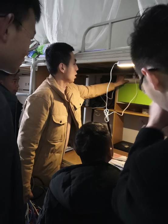 说明:F:\2019年春\新闻报道\20190224卫生大扫除\Cache_-75af8db8c5e90a33..jpg